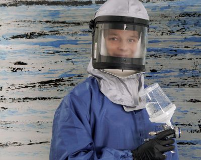 Lackierarbeit im Lackierbetrieb Schell